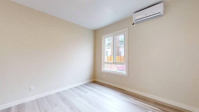 Building Photo - 976 Masson Ave
