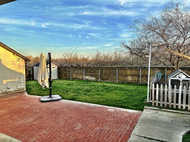 Building Photo - 14733 Jackson Ave