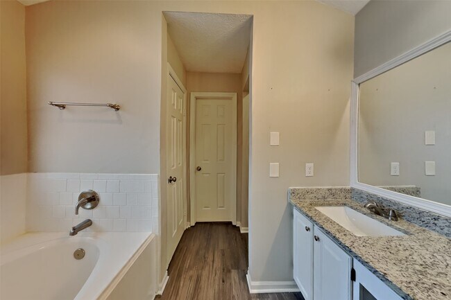 Building Photo - 4906 Echo Falls Dr