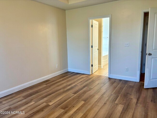 Building Photo - 7109 Verona Dr
