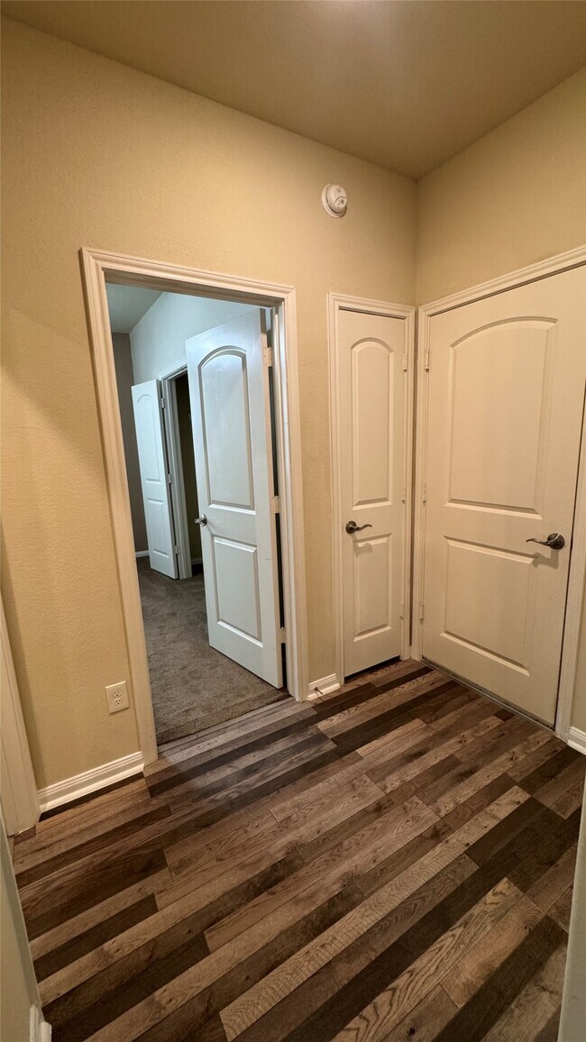 Building Photo - 9611 Tipton Sands Dr