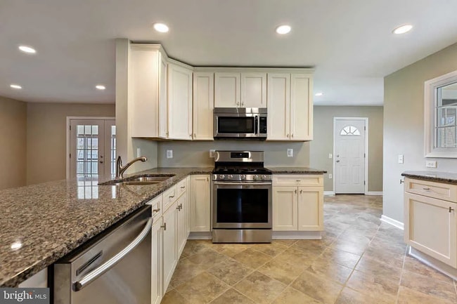 Building Photo - 304 Browning Ln