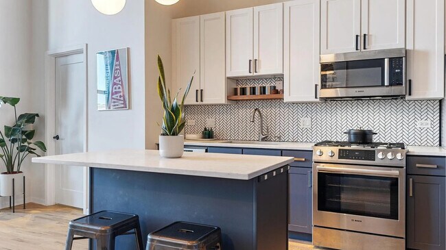 Building Photo - 758 N Larrabee St