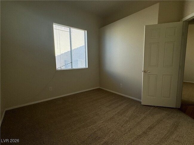 Building Photo - 8625 Desert Bird Dr