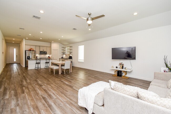 Building Photo - 4730 Torcello Fls Ln