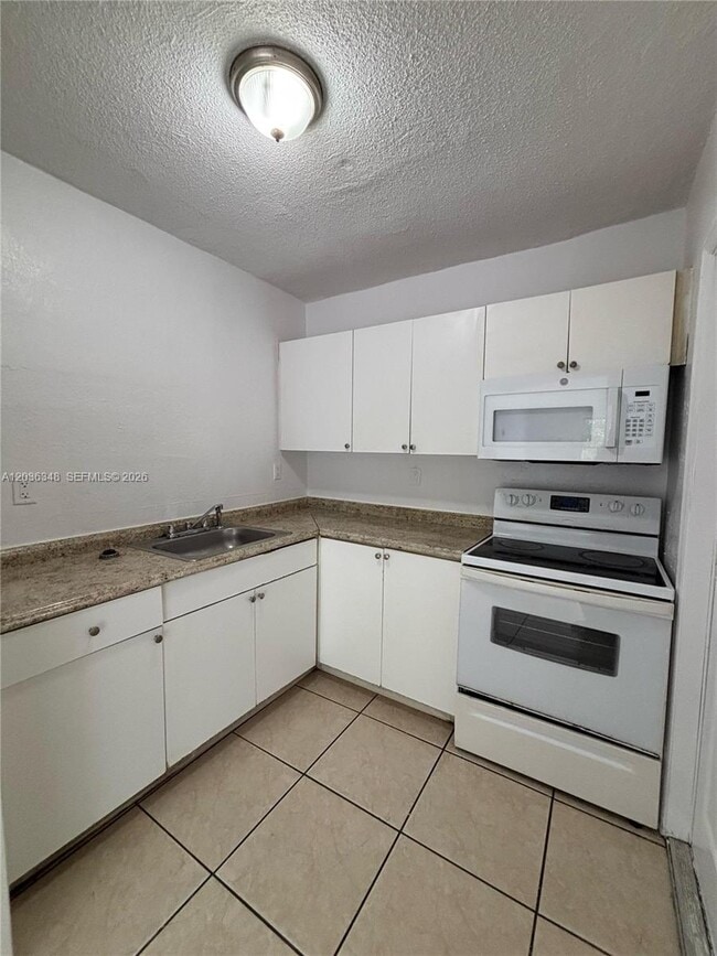 Building Photo - 8287 NE Miami Ct