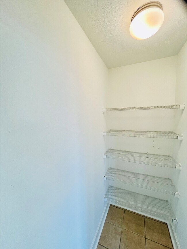 Building Photo - 17030 Cypresswood Glen Tr