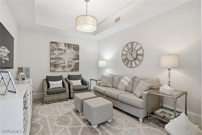 Building Photo - 1030 3rd Ave S