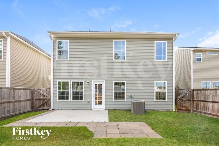 Building Photo - 736 Redbud Ln