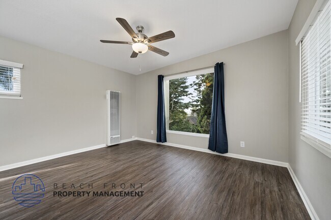 Building Photo - 374 Cypress Dr.