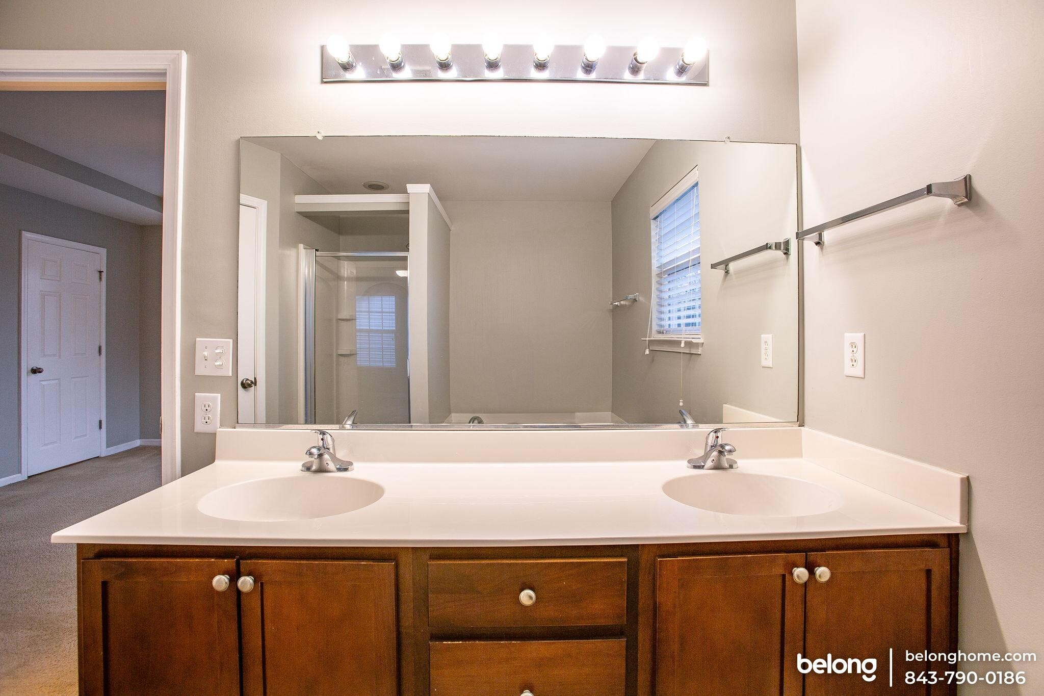 Building Photo - 113 Roadster Row