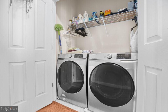 Building Photo - 568 Marina Landing Ln