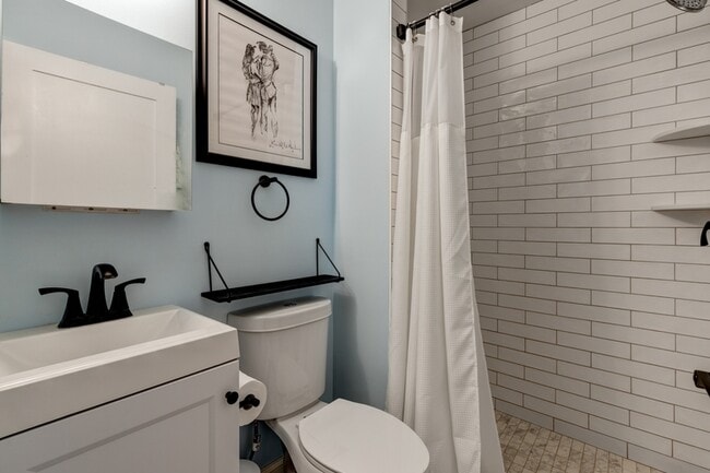 Building Photo - 1418 Richardson St