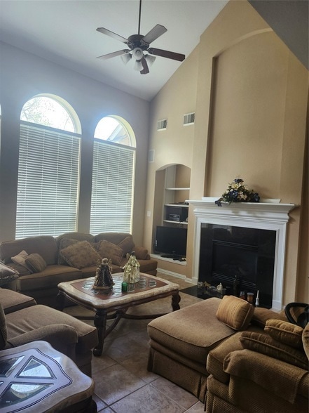 Building Photo - 4627 Lake Knoll Ct