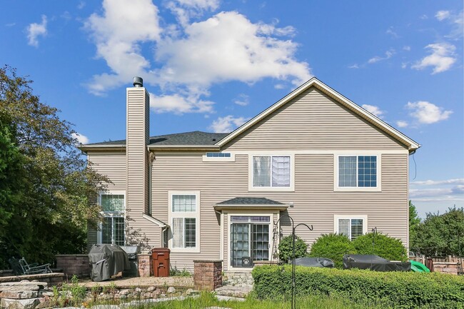 Building Photo - 9482 Inverness Dr