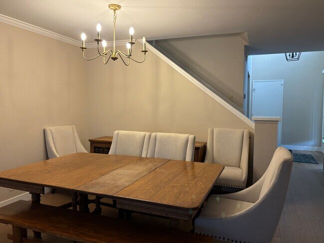 Building Photo - 1818 Stratton Cir