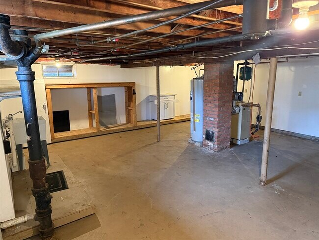 Building Photo - 192 Spring St