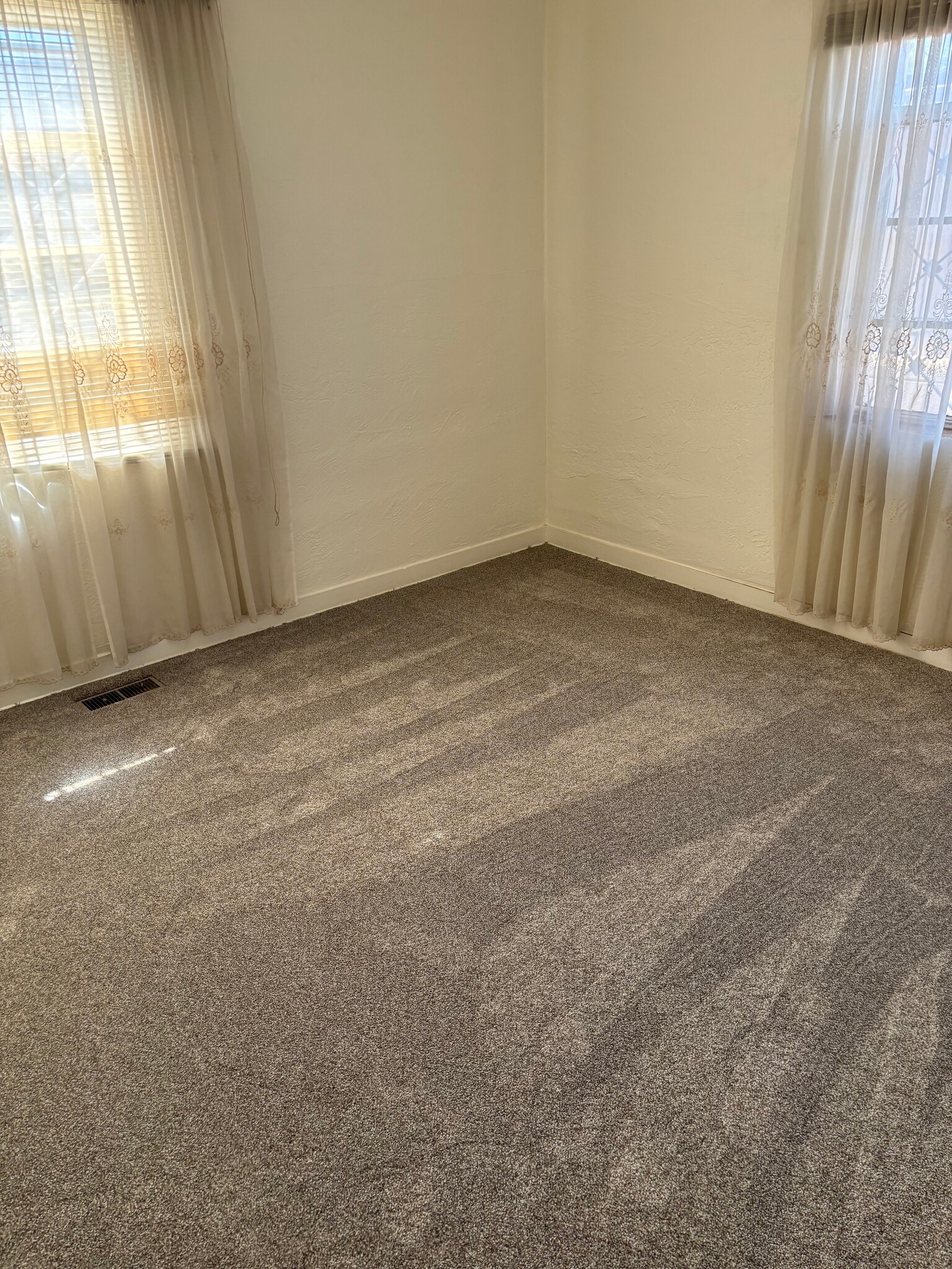 New Carpet through out - 1038 Buena Vista Dr SE