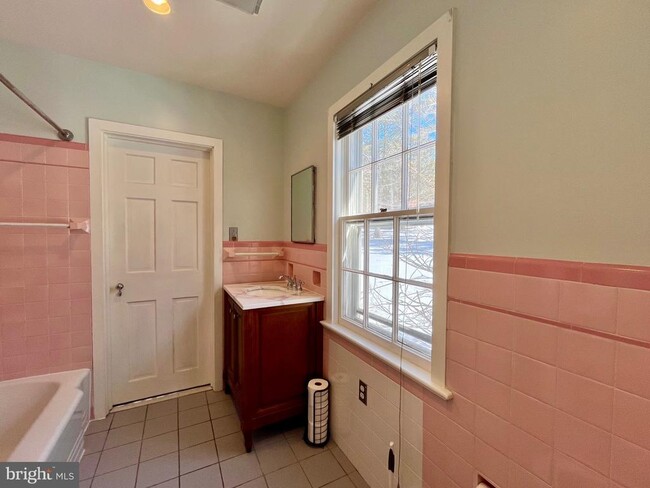 Building Photo - 20 Battlebrook Ln