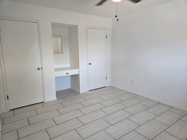 Building Photo - Cozy 3 bed, 2 bath home in Phoenix, No HOA!