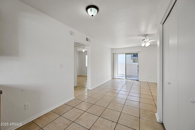 Building Photo - 10802 N 16th Ave