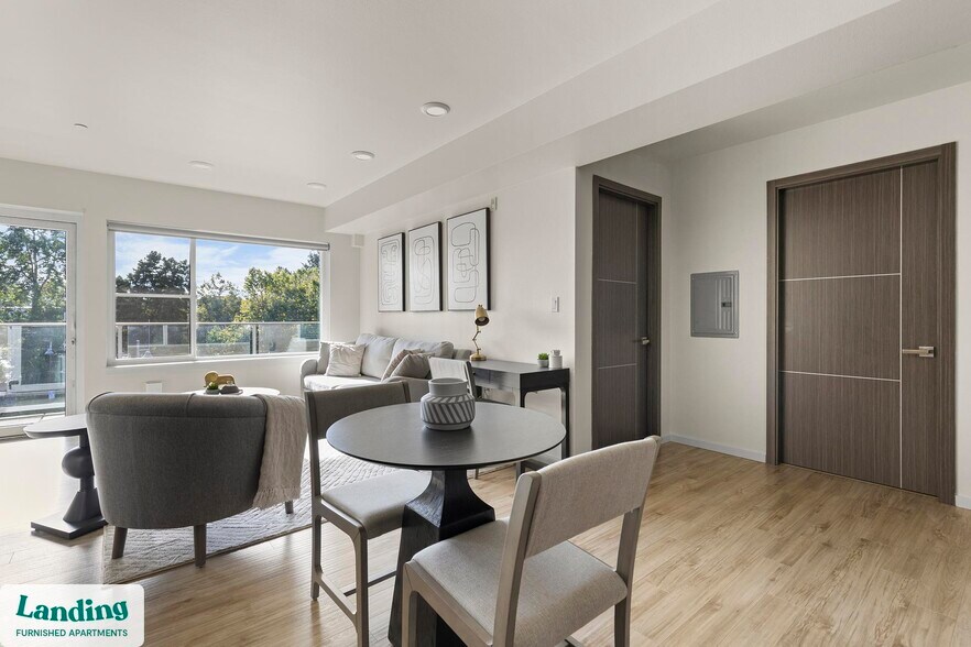 Building Photo - 11505 NE Yacht Harbor Dr
