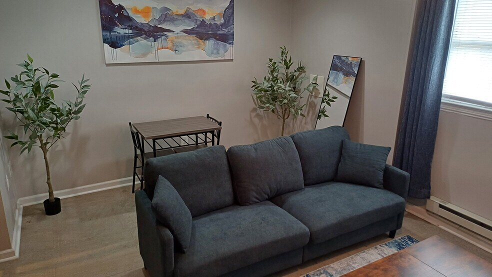 Primary Photo - 4221 Grant St NE