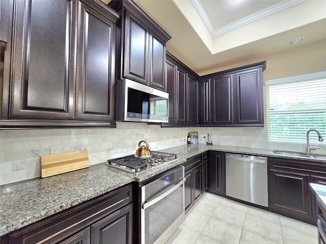 Building Photo - 21914 Avalon Queen Dr