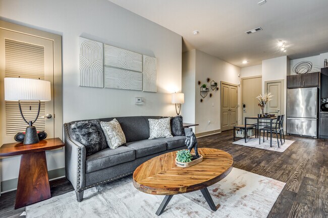 Building Photo - Ask About Our Multiple Specials – You Could Save Big!