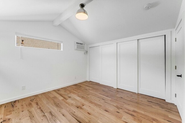 Building Photo - 2320 1/2 Alta Street