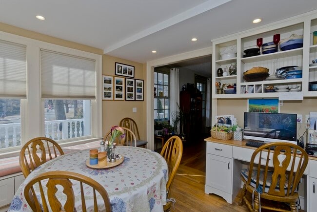 Building Photo - 25 Woodbridge St