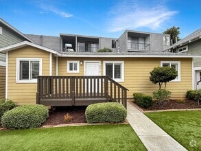 Building Photo - Charming 2BD/1BA Detached Condo in Univers...