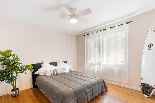 Spacious Bedroom - 7924 Airport Blvd