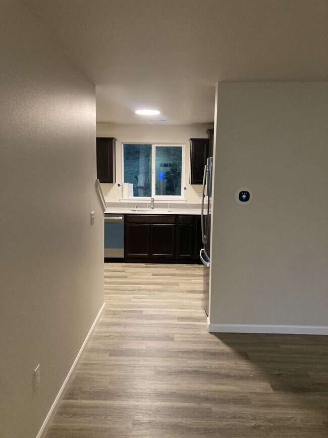 Building Photo - 1812 S 250th St