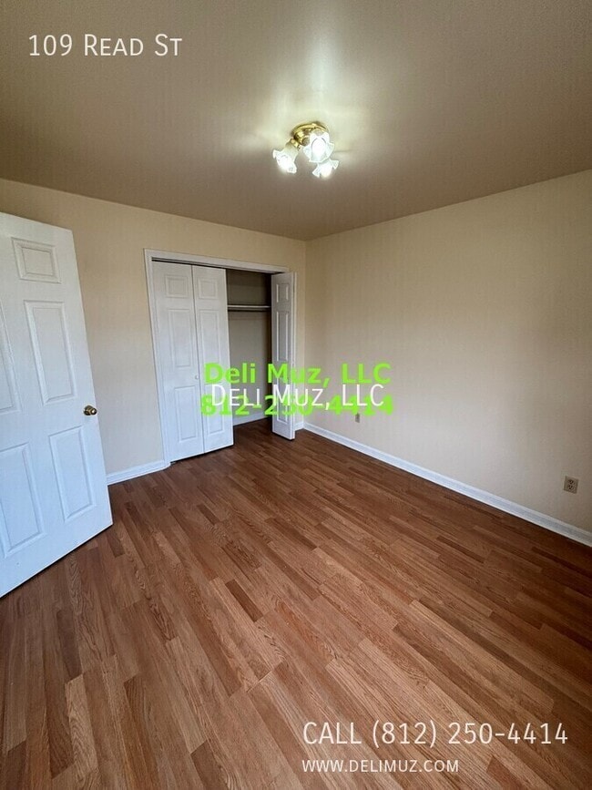 Building Photo - 109 Read St