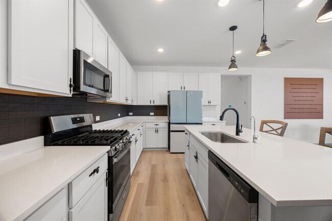 Building Photo - 191 Silverton Ln