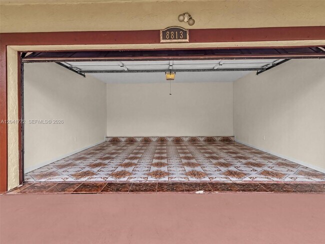 Building Photo - 8813 NW Paradise Ct