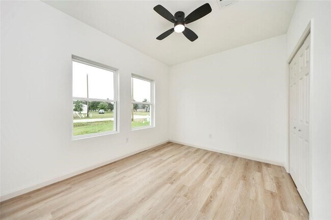 Building Photo - 600 Rd 5105