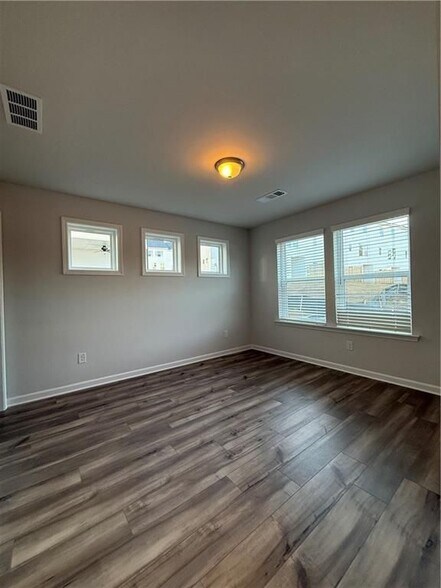 Building Photo - 3203 Bateman Drive SE