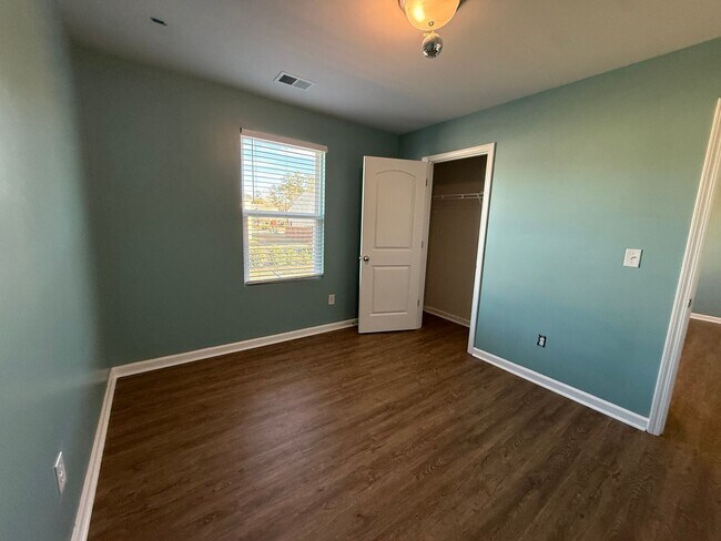 Building Photo - 4 Bedrooms, 3 Bathrooms - Home in West Rome!