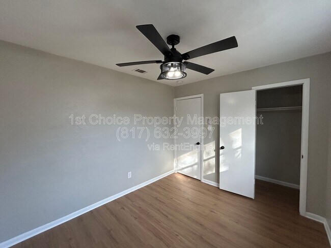 Building Photo - 5929 Gayle Dr