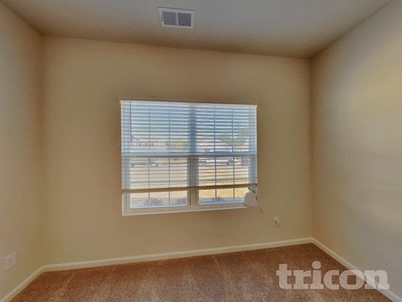 Building Photo - 107 Neuse Holw Ct