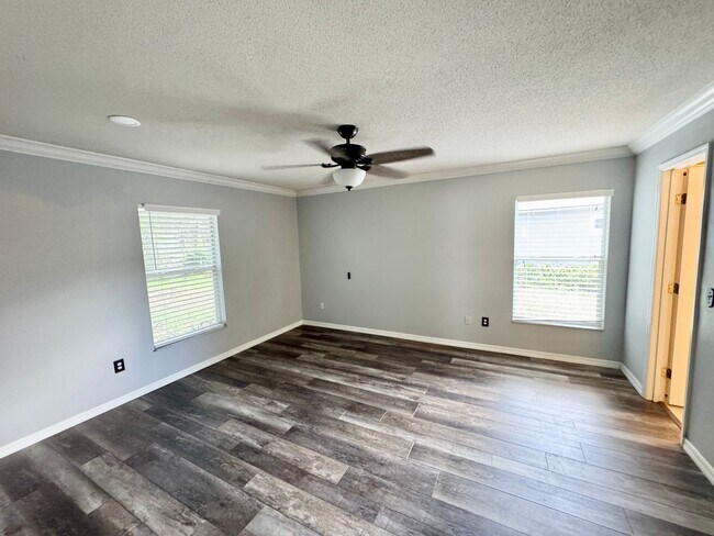 Building Photo - Spacious 3 Bedroom 2 Bath home, close to lake Minneola and Downtown Clermont