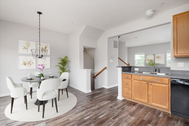 Building Photo - Tanyard Springs Townhome