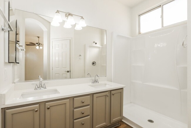 Building Photo - 26 N 126th Ave