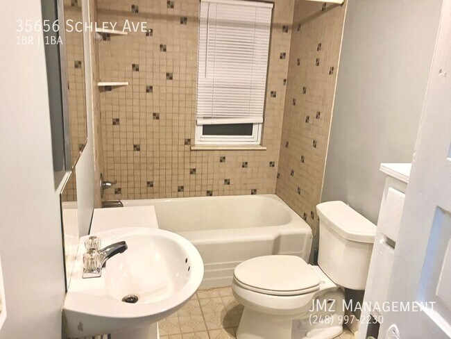 Building Photo - 35656 Schley Ave