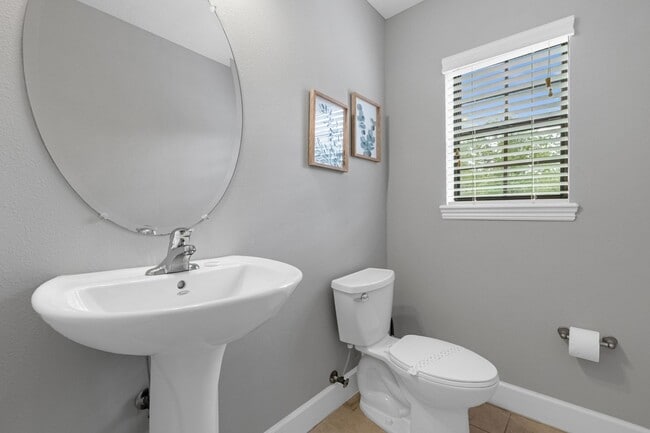 Building Photo - Luxury Resort Townhome Now for Lease