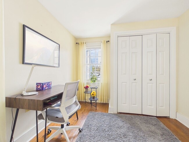 Building Photo - Charming Single Family Home on Grand St w/ Bonus 3rd Room