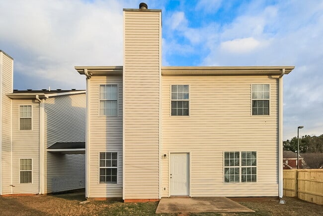 Building Photo - 7567 Winderemere Park