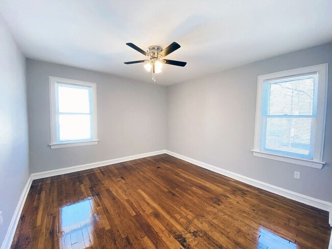 Building Photo - 4 Bed - 1 Bath Colonial for Rent in Clevel...